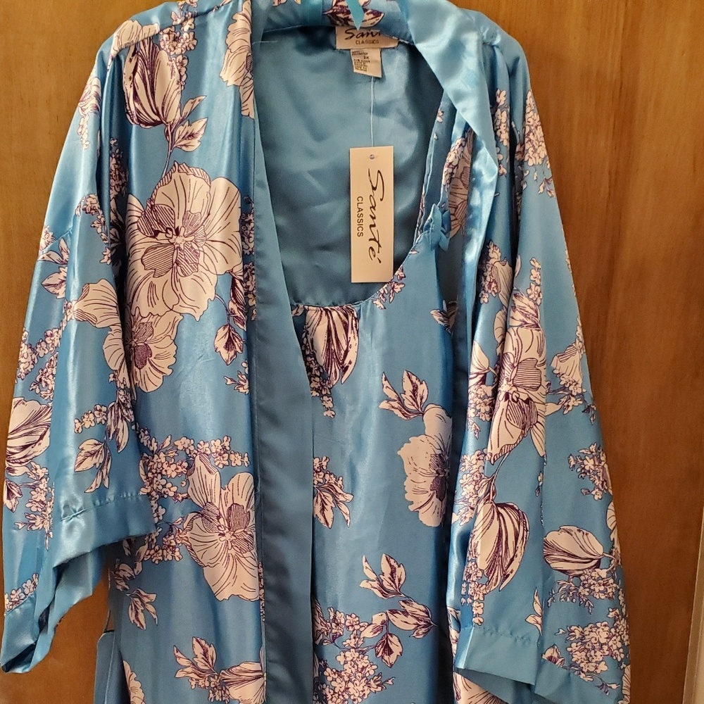 Blue robe with matching night gown and hanger